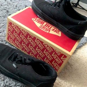 size 7 women black vans
